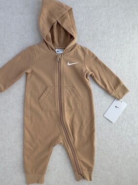 Nike Baby Boys Hooded Coverall Tan Size 6 Months Full-Zip One-Piece NWT NEW